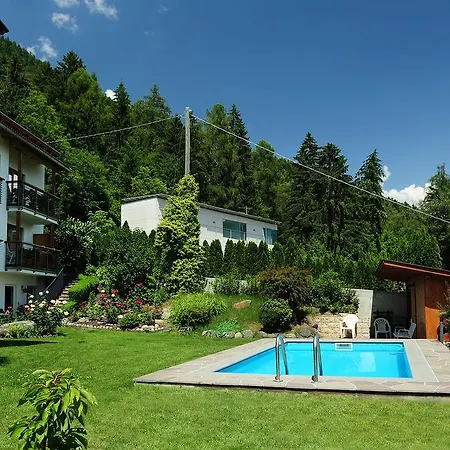 Haus Rosengarten Bed & Breakfast