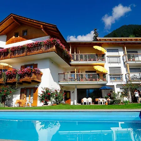 Haus Rosengarten Bed & Breakfast *