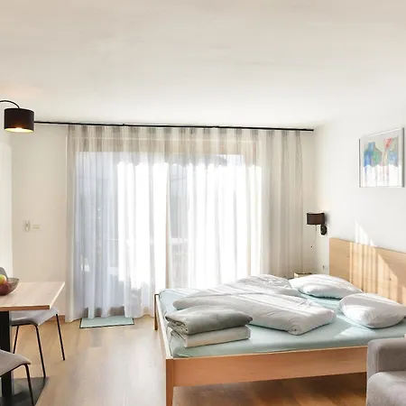 Haus Rosengarten Bed & Breakfast Tirolo