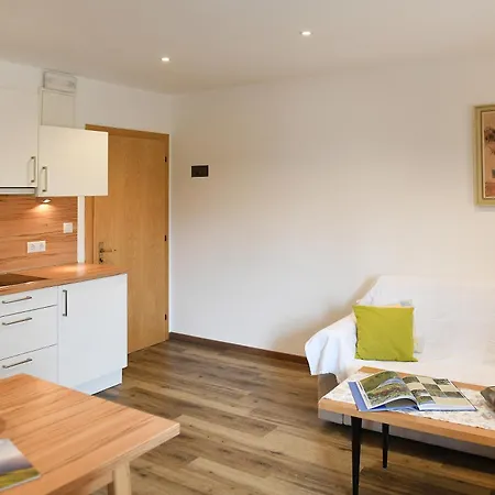 Haus Rosengarten Bed & Breakfast Tirolo