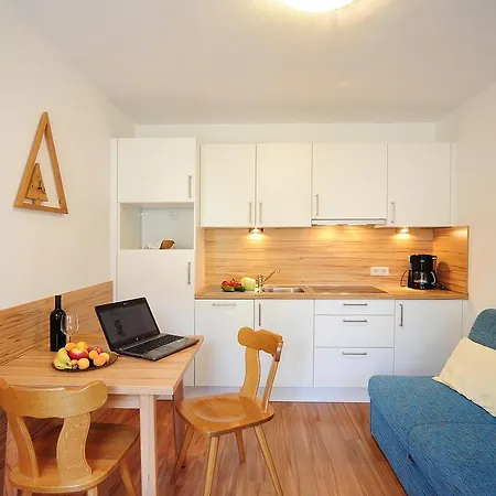 Haus Rosengarten Bed & Breakfast Tirolo